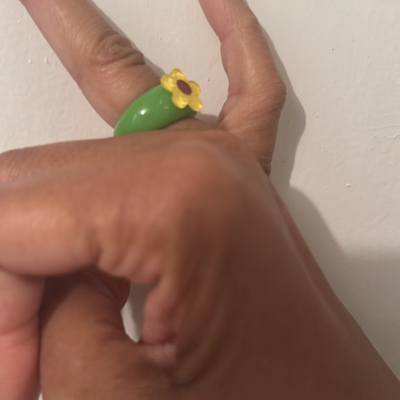 🌼 Flower Ring - Picture 3 of 6